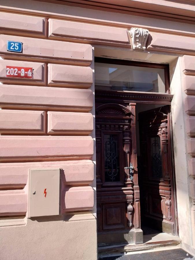 Byt 2+Kk Na Velkem Namesti Hradec Králové Exteriér fotografie
