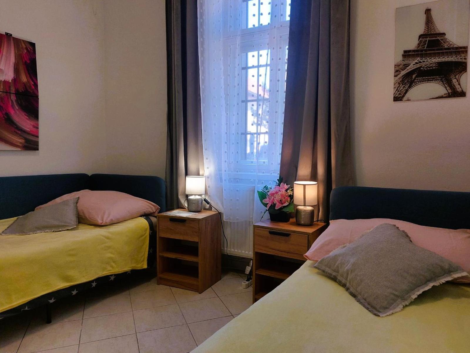 Byt 2+Kk Na Velkem Namesti Hradec Králové Exteriér fotografie